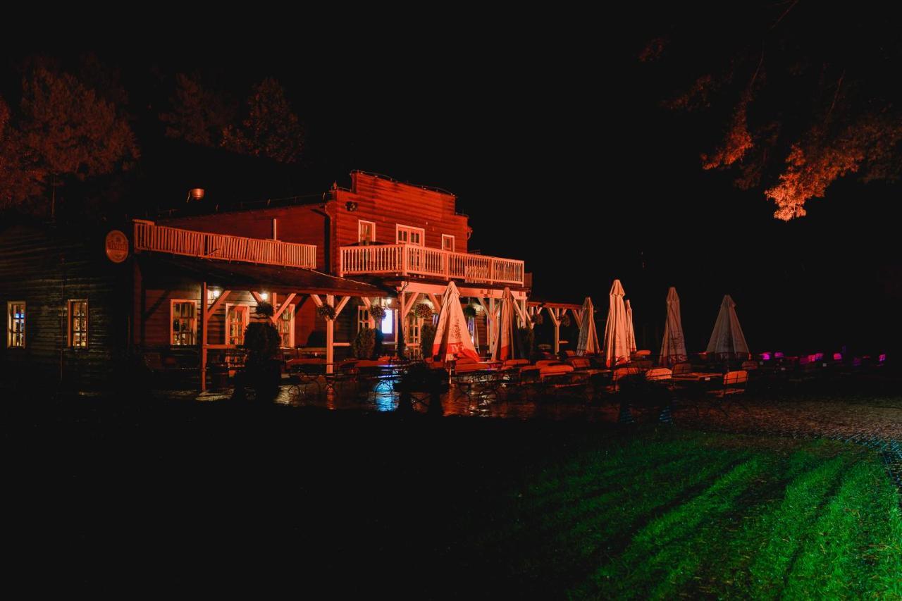 Hôtel Promenada Zegrze à Białobrzegi Extérieur photo