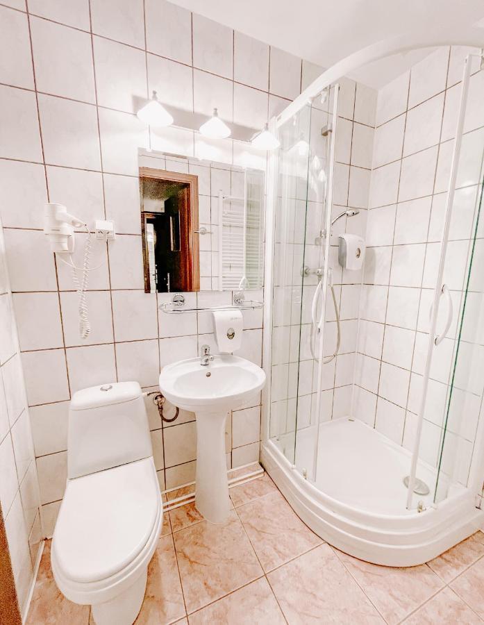 Hôtel Promenada Zegrze à Białobrzegi Extérieur photo