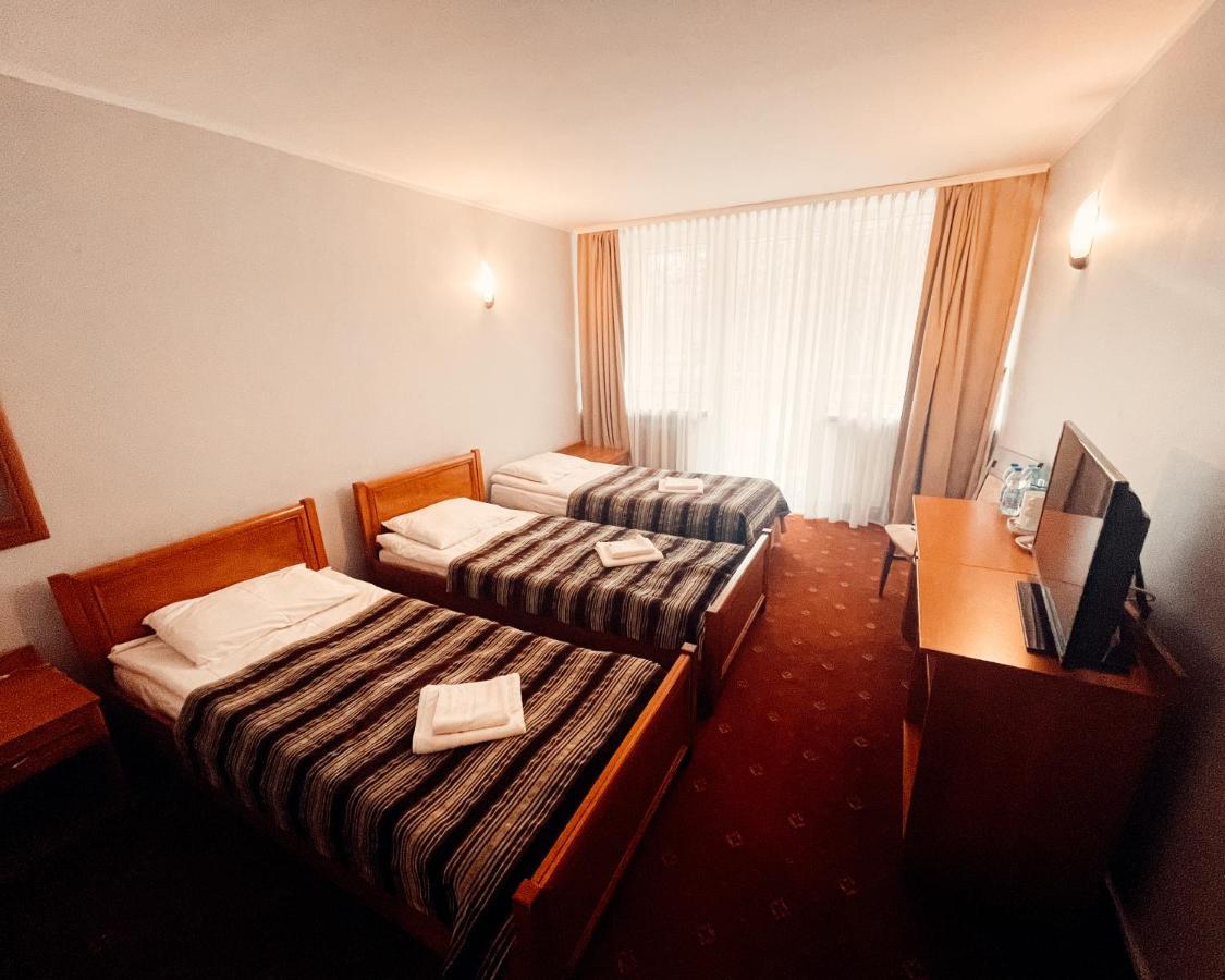 Hôtel Promenada Zegrze à Białobrzegi Extérieur photo