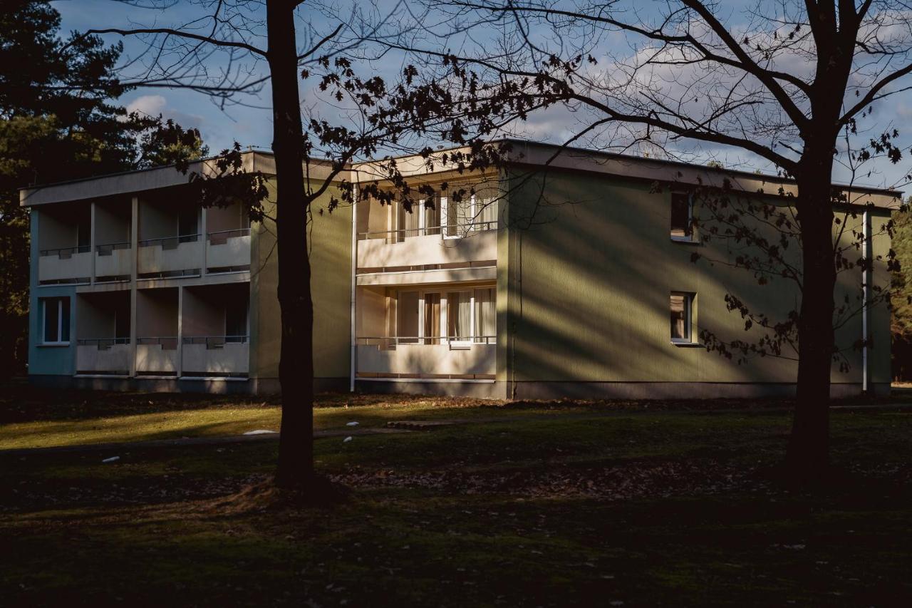 Hôtel Promenada Zegrze à Białobrzegi Extérieur photo