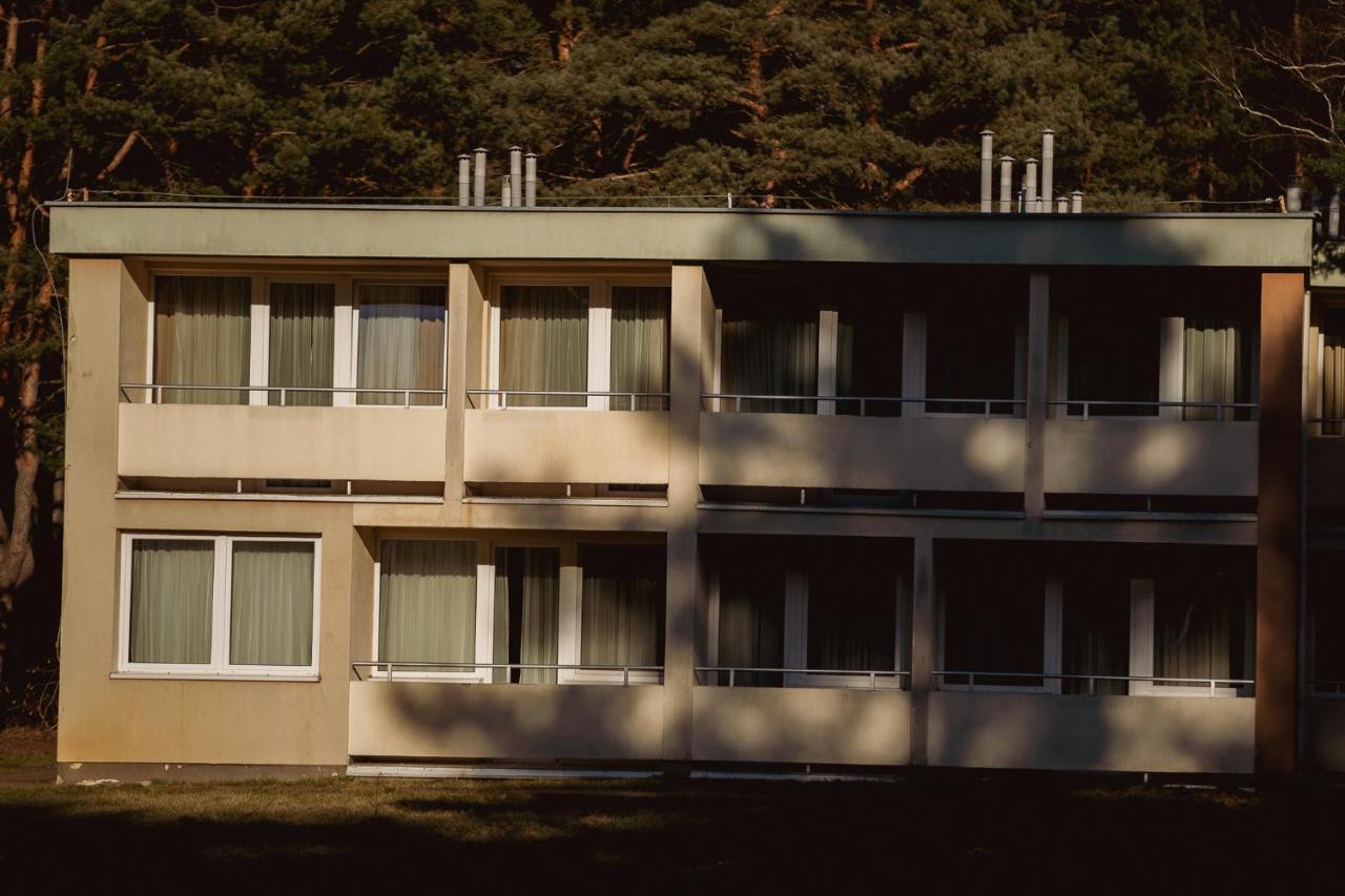 Hôtel Promenada Zegrze à Białobrzegi Extérieur photo