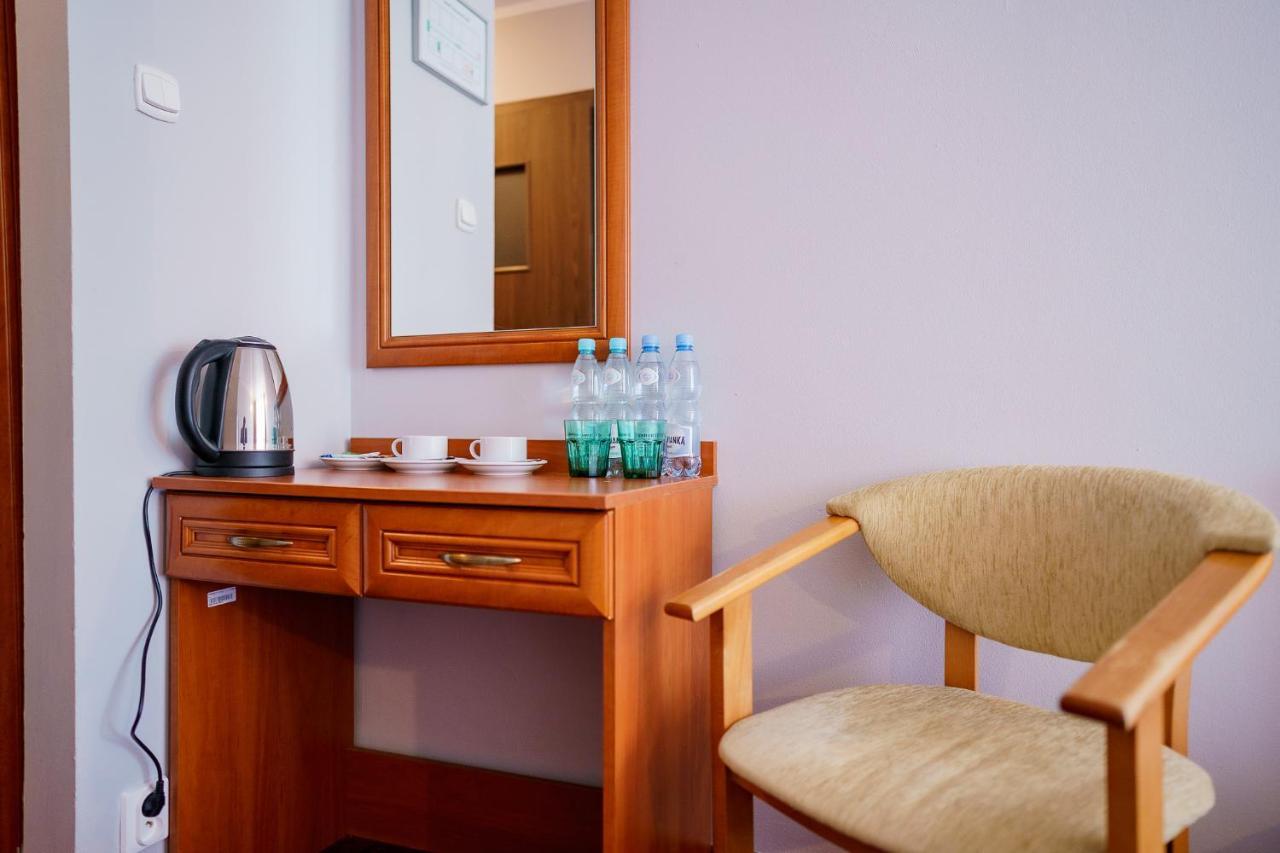 Hôtel Promenada Zegrze à Białobrzegi Extérieur photo
