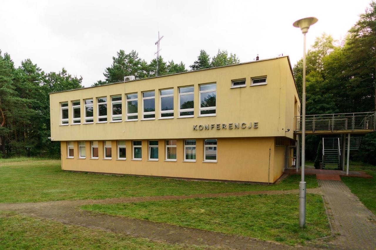 Hôtel Promenada Zegrze à Białobrzegi Extérieur photo